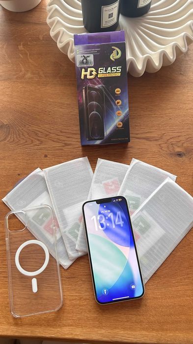 iphone 14 plus bialy stan bdb+etui+zestaw 5 szt szkiel hartowanych