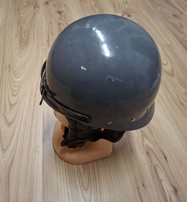 Milicja kask milicyjny motocyklowy zomo ormo mo hełm orzeszek moprl