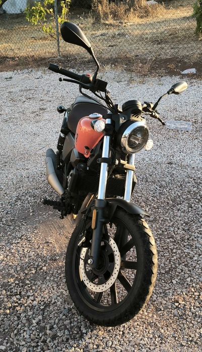 QJMotor SRV 125 - Em excelente estado
