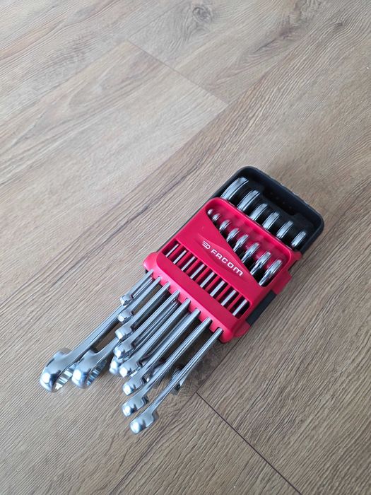 Vende-se Conjunto de Chaves Facom (tipo luneta/estrela)