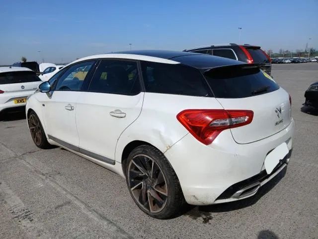 Citroen DS5 Branco - 2.0 HDi Hibrido para peças - 200cv - Parachoques | Frente Completa | Rádio | Jantes | Faróis | Portas | Vidro | Motor | Tampa Mala | Farolim | Farolins | Xenon | Pre LCI