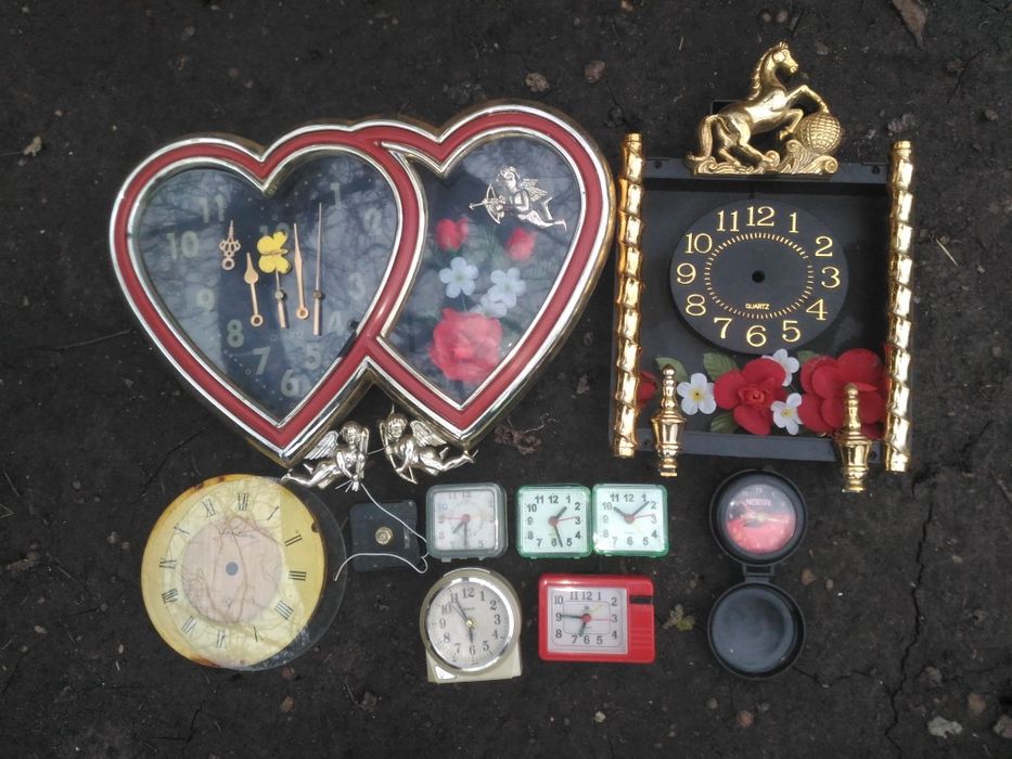 Часы часовой механизм стрелки стекло корпус скульптуры фигур циферблат