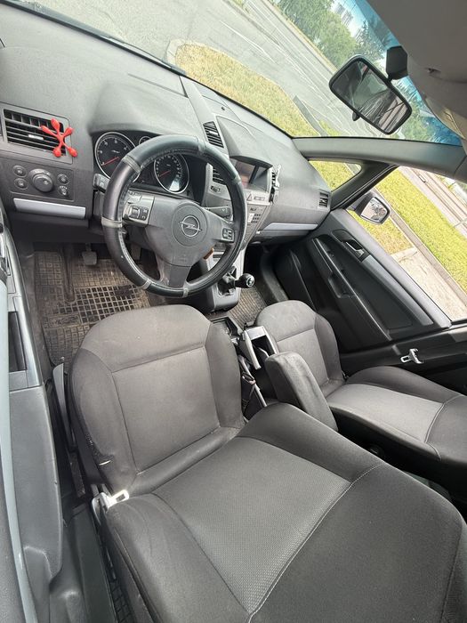 Продам Opel Zafira 2007 рік 1.9 дизель