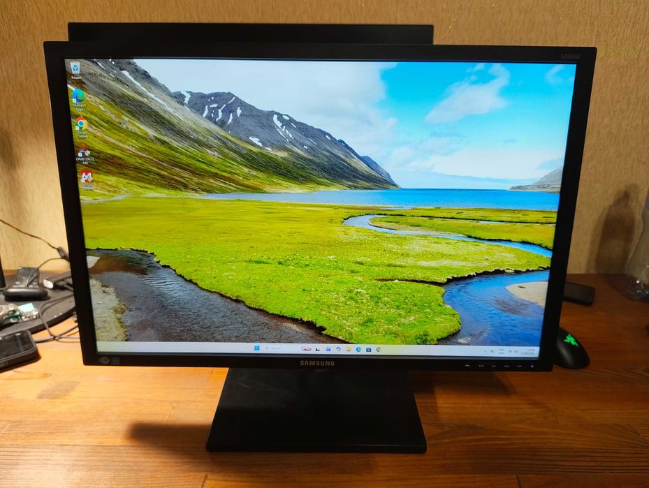 Монітор Samsung S24E650 24" (1920x1200) PLS