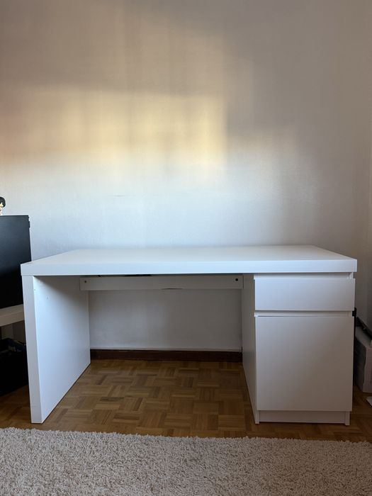 Secretária Branca 140x66cm
