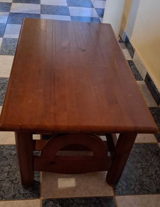 Mesa de madeira sala de estar