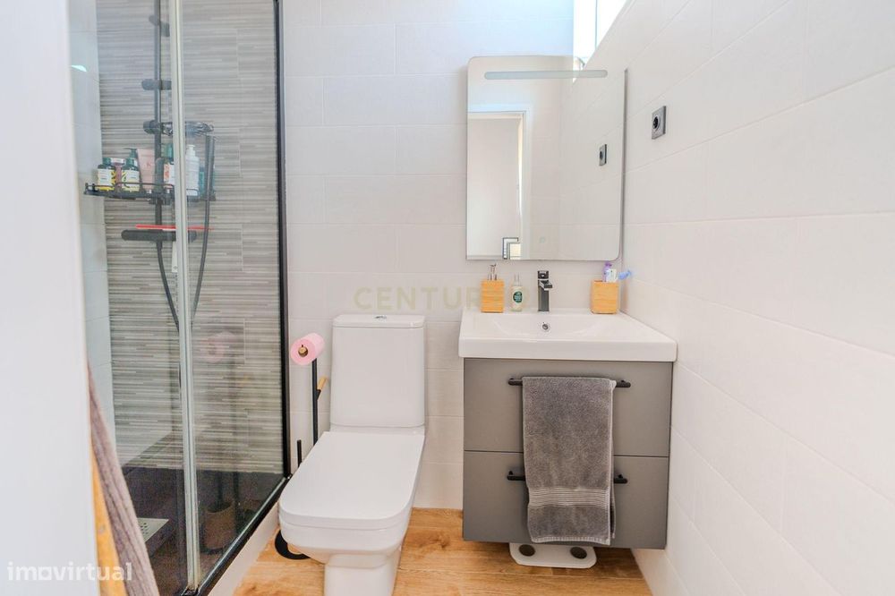 Apartamento T3 Totalmente Remodelado | 114 m² | Suite | Open Space | C