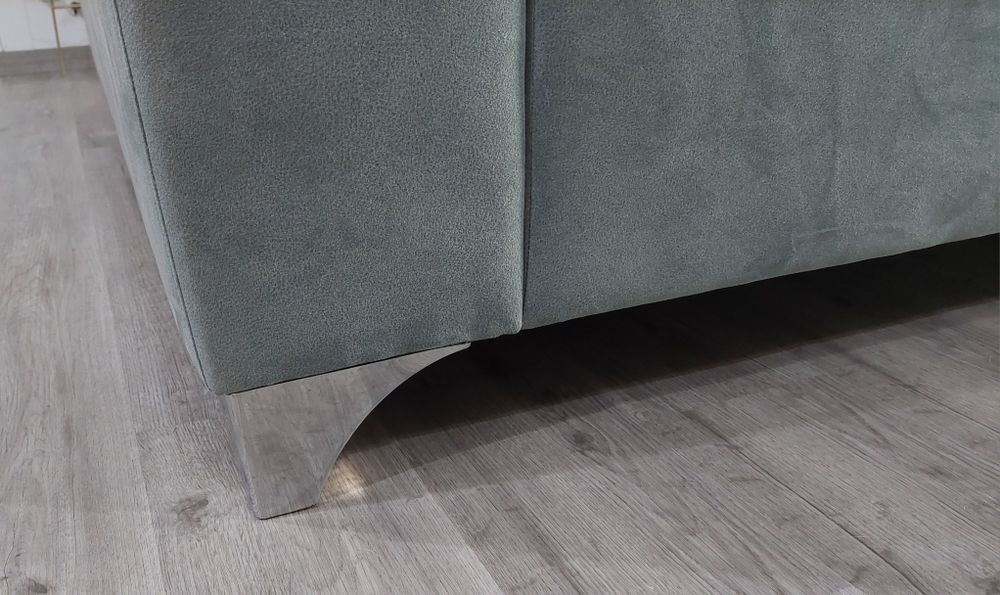 Sofá com chaise longue tons verde