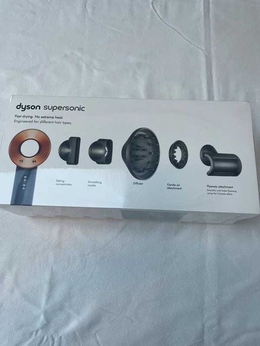 Świetna suszarka do włosów.