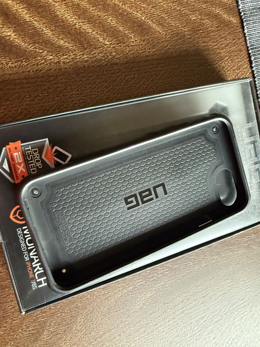 Etui UAG Monarch, iphone 6, 6s, 7, SE.