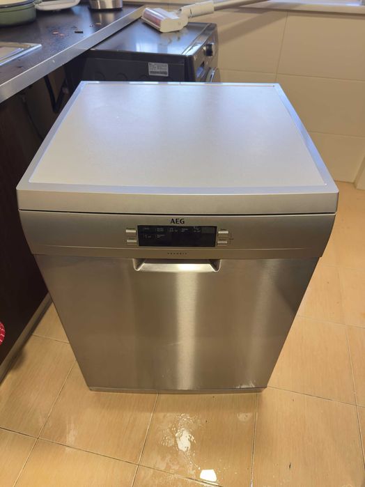 Máquina de Lavar Loiça AEG AirDry FFB63700PM