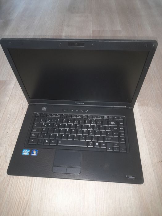 3 laptopy na części