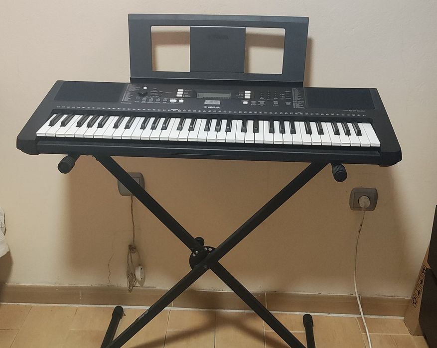 Yamaha PSR-E363 – Teclado Digital 61 Teclas Como Novo
