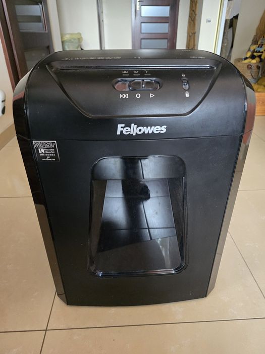 Niszczarka Fellowes 12C uszkodzona, silnik działa.