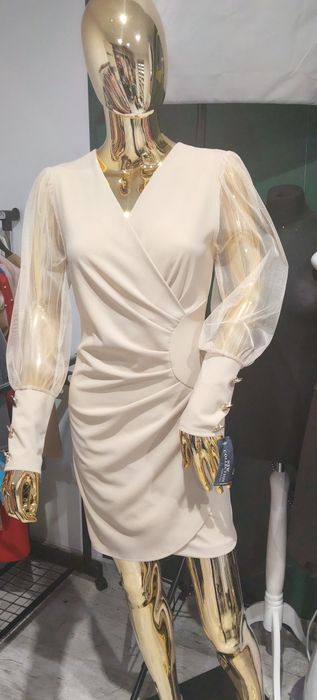 Sukienka kopertowa jasny beż guziki