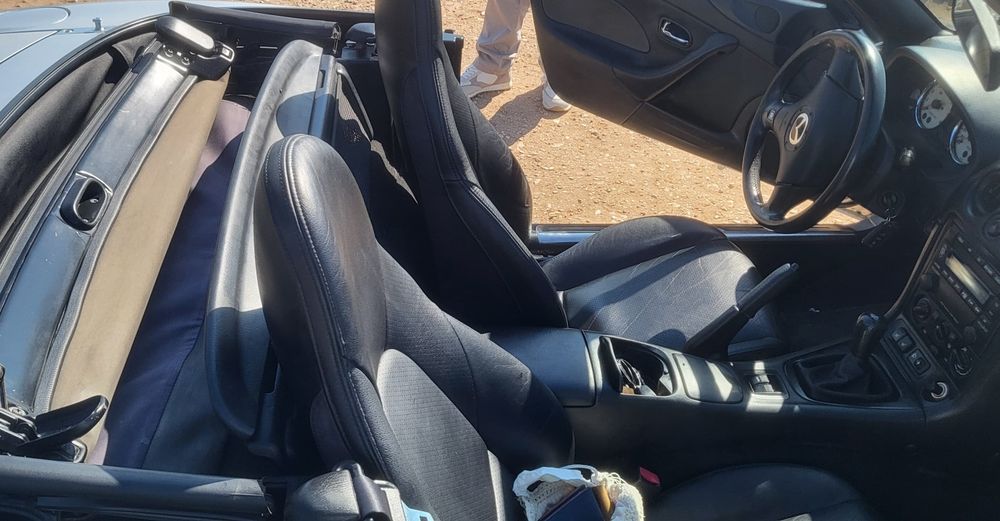 Mazda MX5 1.8  de 2002  Com  136.500km Reais.Carro de garagem em excelente estado .19.500€  negociável