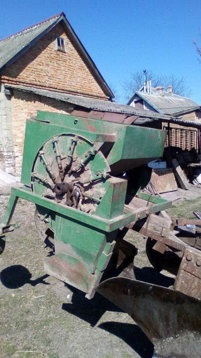 Картоплесажалка на плуг