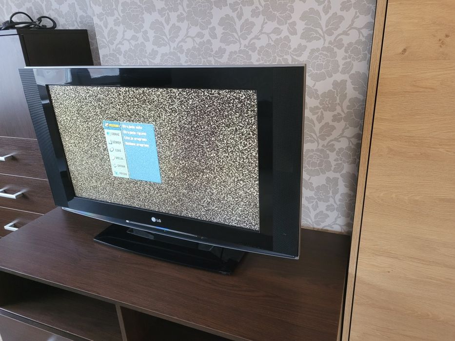 Telewizor 32cake lg LCD tv