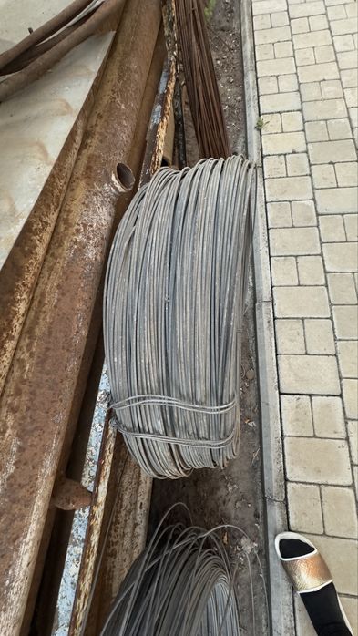 Проволока оцинкованная, трубы, лестница