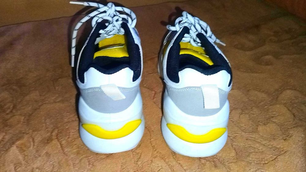 Buty damskie białe