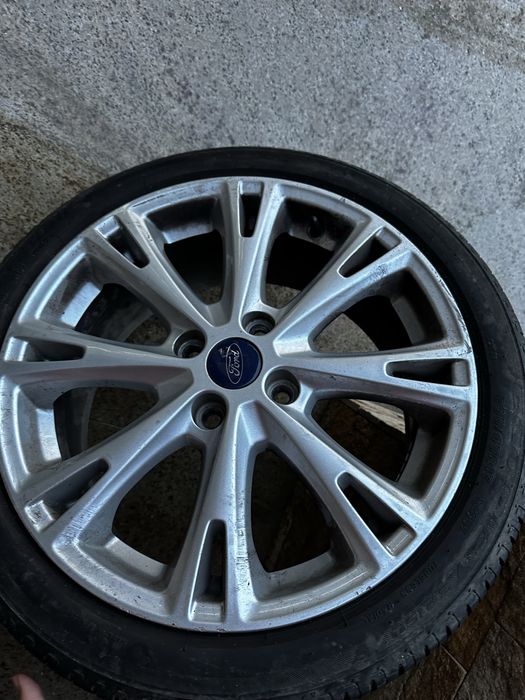 Opony + felgi aluminiowe + czujniki Ford 205/45 R17