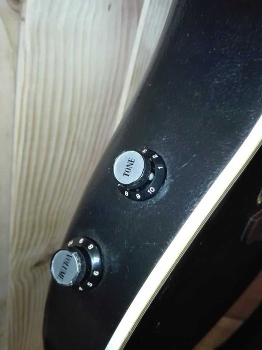 Guitarra Clarissa Semi-acústica estilo Ovation (antiga e rara)