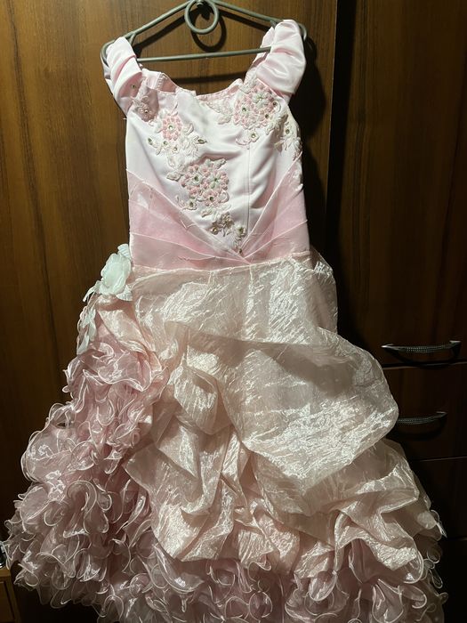 Праздничное пышное платье