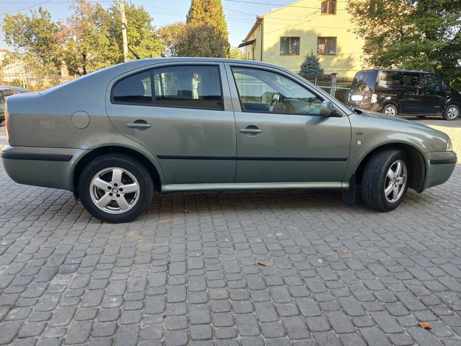 Skoda Octavia Tour 2.0i 2003