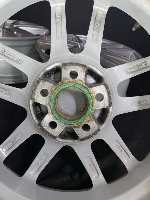 Диски R17 5x108 Et45 7.5J. Peugeot 3008 5008 407 508 605 607 Rifter