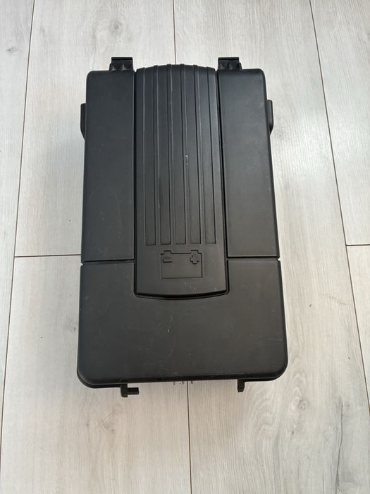 Кришка АКБ Volkswagen 3C0915443A