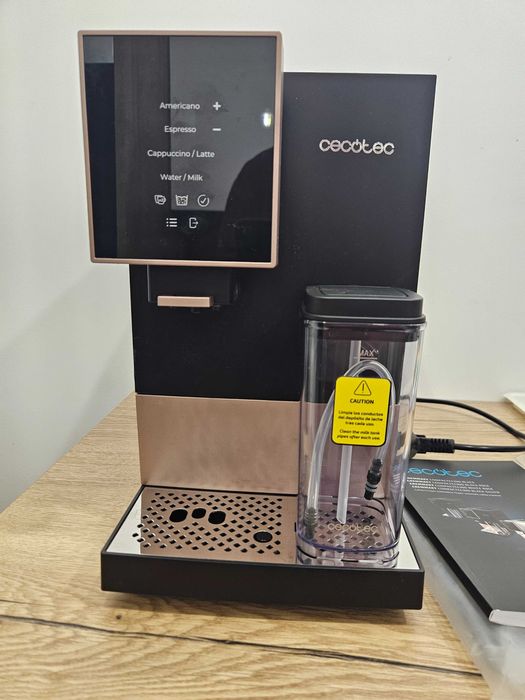 Ekspres ciśnieniowo-przelewowy Cecotec Cremmaet Compactccino 1350 W