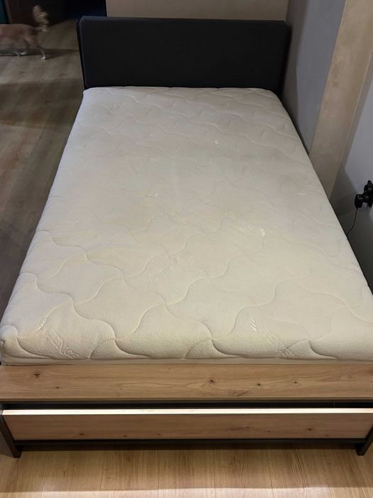 Łóżko wraz z materacem 120x200