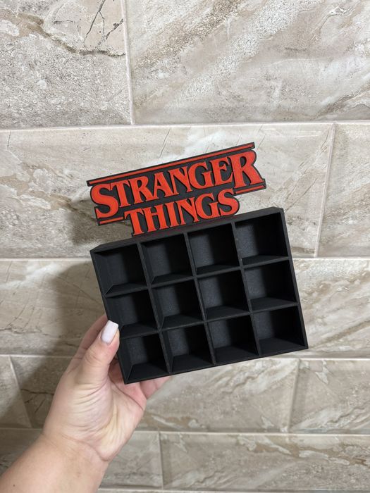 Поличка Stranger Things Дивні Дива!