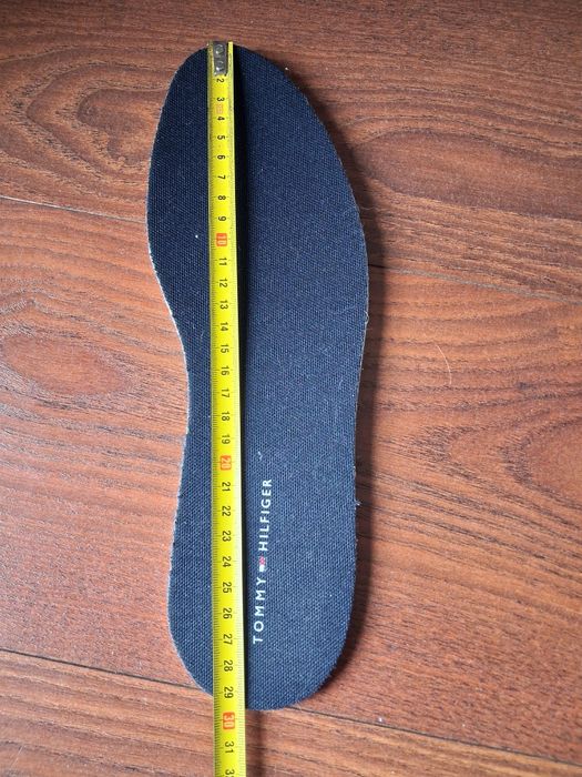 Tommy Hilfiger 44