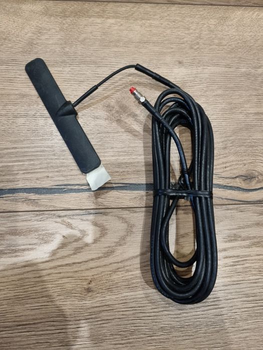 Antena samochodowa przyklejana chyba do gps