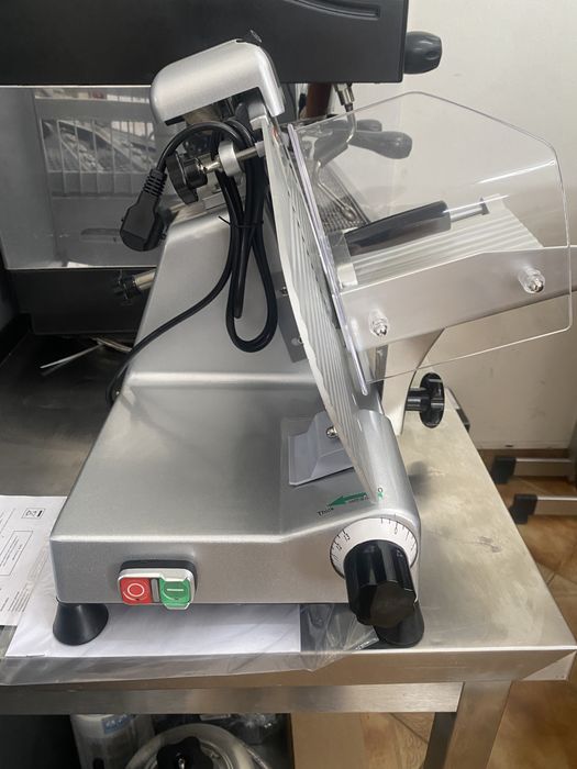 Maquina de cortar fiambre /lâmina 0,25 cm NOVA