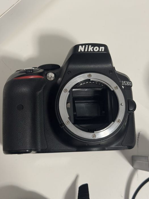 Nikon D5300 + 2 Lentes