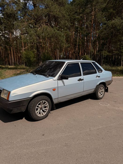 Автомобіль ваз 21099