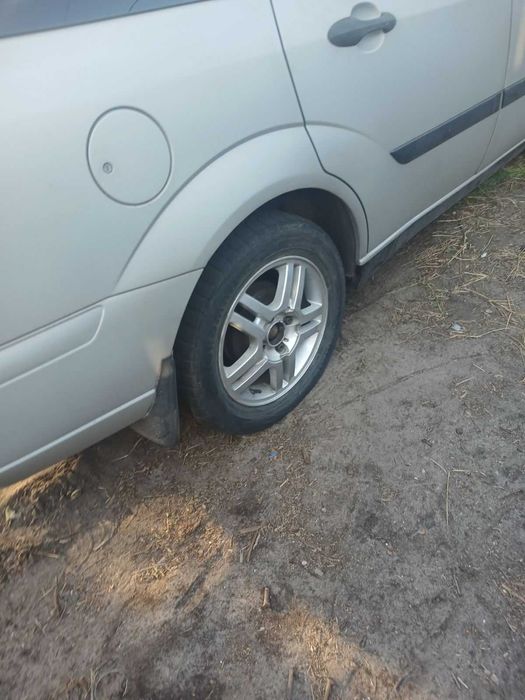 продаеться focus 2.3 газбензОбмен авто з неробочою акпп либо пирожок