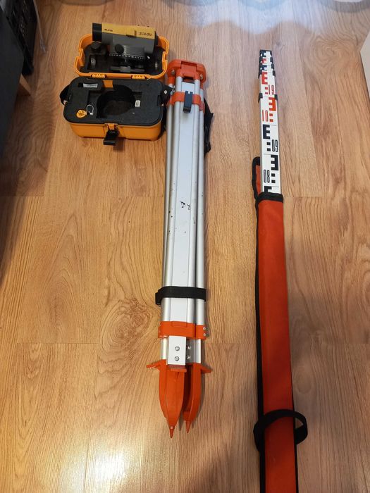 Niwelator South NL-C32 + statyw + łata