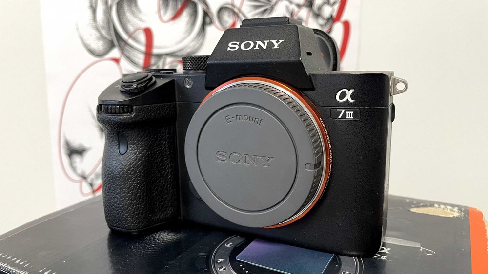 Sony a7 III body + клітка, бокова ручка і затискач hdmi SmallRig