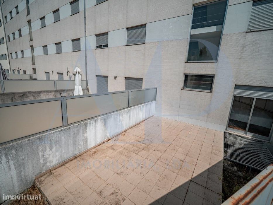 Apartamento T1 com Terraço em Fermentões