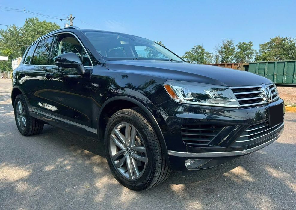 Volkswagen Touareg      2016