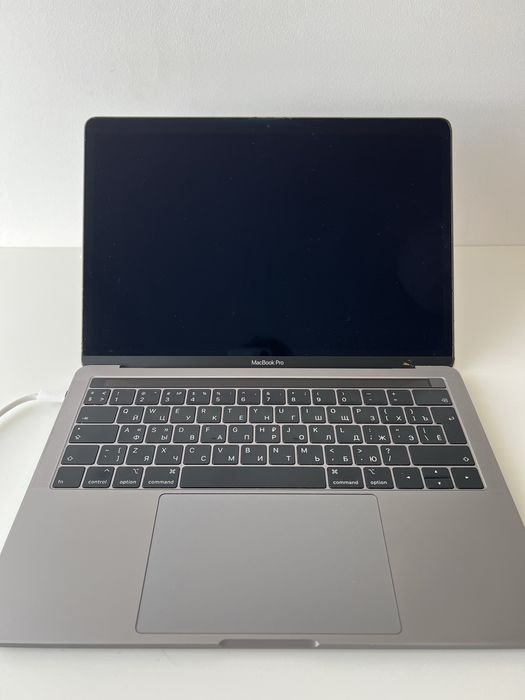 MacBook Pro 13” A2159 2019 avariado / para peças