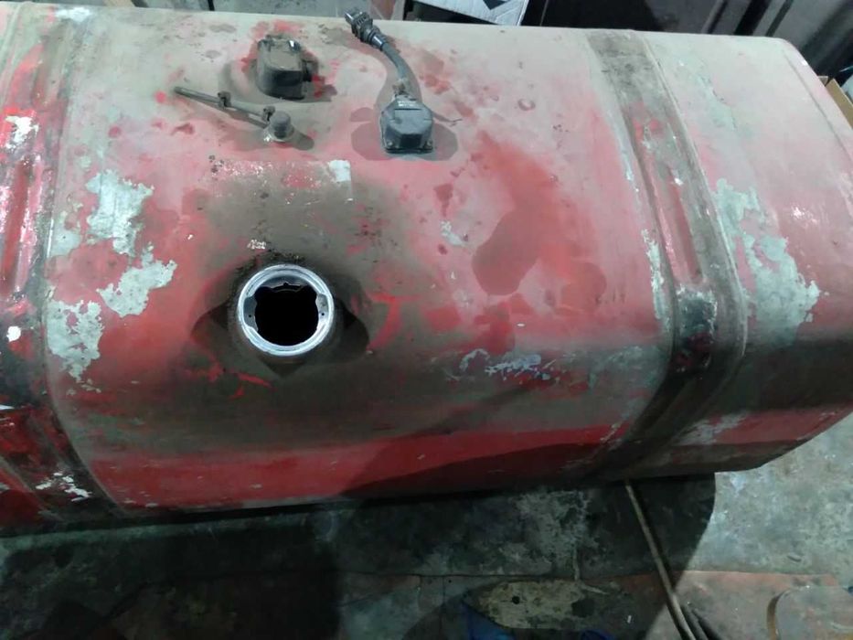 Топливный бак, ремонт кузова, удаление вмятин