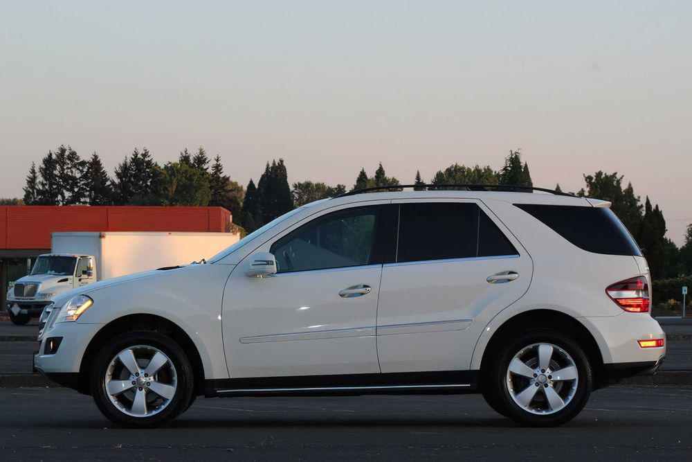 Mercedes-Benz M-Class ML 350 4MATIC      2011