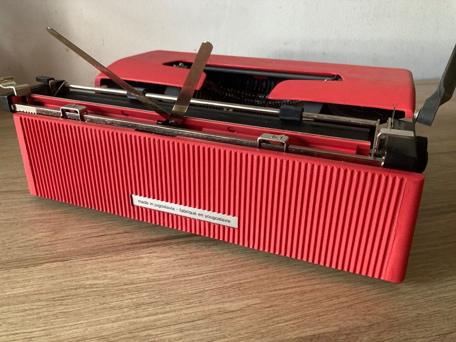 Máquina de escrever  **  Olivetti 62