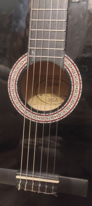 Gitara akustyczna-opis
