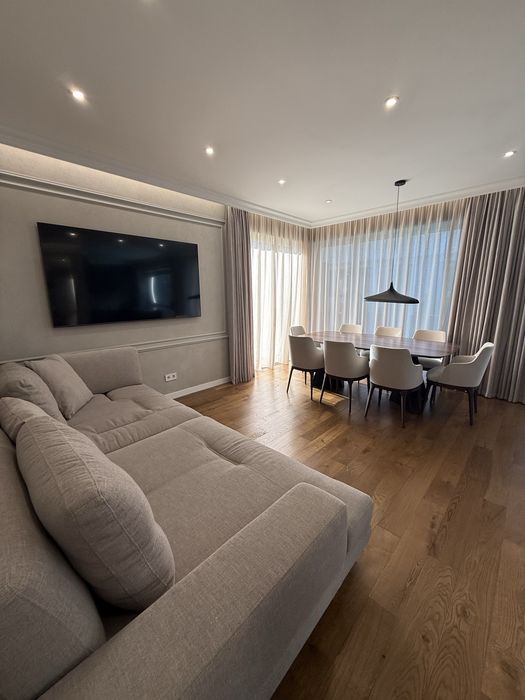 Продаж сучасного котеджу Зубра