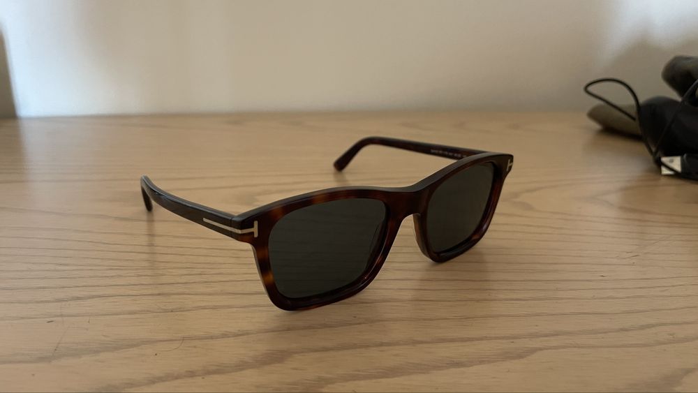 Tom Ford Barron FT1179 – Óculos de Sol Tartaruga